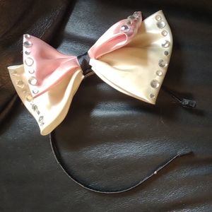 💓🤍Cute Sparkly Bow Headband 💓🤍